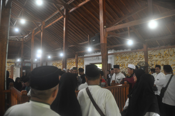 Menyambung Karomah dan Keberkahan di Makam Sunan Gunung Jati