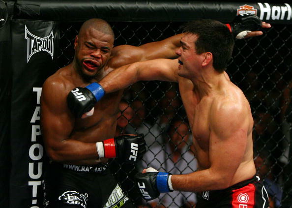 10 Pertarungan Kontroversial di UFC, Nomor 4 Pakai Teknik Bela Diri Terlarang Sanda