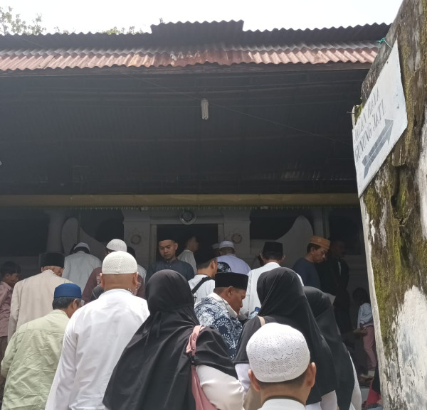 Menyambung Karomah dan Keberkahan di Makam Sunan Gunung Jati