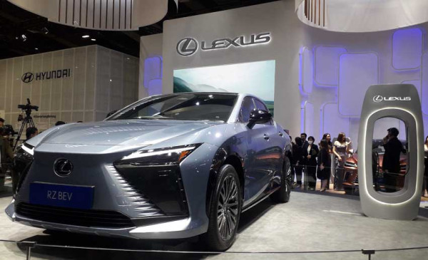 Resmi Diperkenalkan di GJAW 2023, All New Lexus RZ Ramaikan Lini Mobil Listrik Mewah