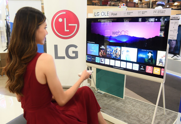 LG Ubah TV OLED Bak Kanvas Lukisan lewat Pose, Harga Rp30 Jutaan