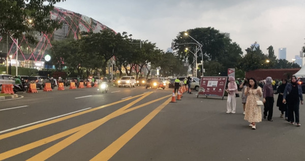 Konser BLACKPINK Segera Dimulai, Jalan Sekitar GBK Dikepung Kemacetan