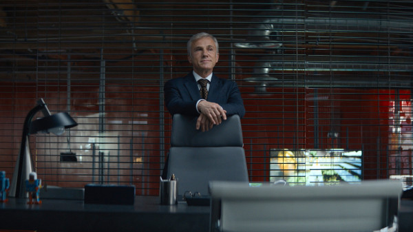 CERMIN: Satire, Kapitalisme dan Christoph Waltz