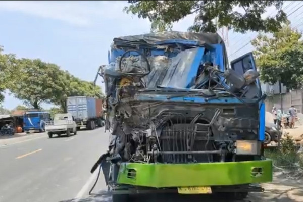 5 Tewas Akibat Bus Tabrak 2 Truk di Rembang, Sopir Jadi Tersangka