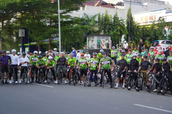 Group Ride Indonesia ke-4 GFNY Mandalika dan GFNY Bali-IFG Life Sambangi Makassar: Menikmati Kota Bersejarah