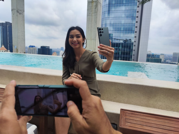 Alasan Mengapa Konsumen di Indonesia Tergila-gila HP Premium