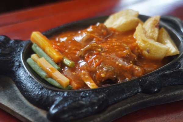 5 Rekomendasi Kuliner Pedas di Bandung, Nomor 3 Rasanya Bikin Nagih