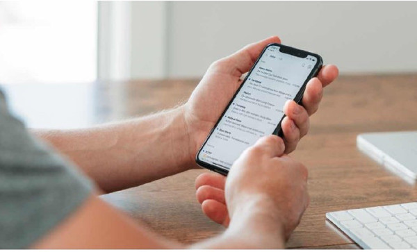 Cara Menambahkan Email di iPhone Semua Tipe, Wajib Tahu!