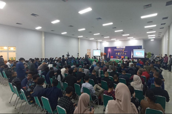 Ratusan Peserta Ramaikan Acara Seminar Nasional Inovasi Keolahragaan FIK UNJ