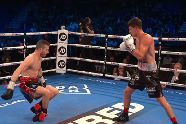 Penggemar Tinju Kecam Aksi Selebrasi Darragh Foley saat Robbie Davies Jr Patah Kaki Mengerikan