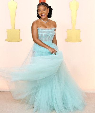 10 Tampilan Busana Terbaik Bintang Dunia di Red Carpet Oscar 2023, Ada Favorit Anda?