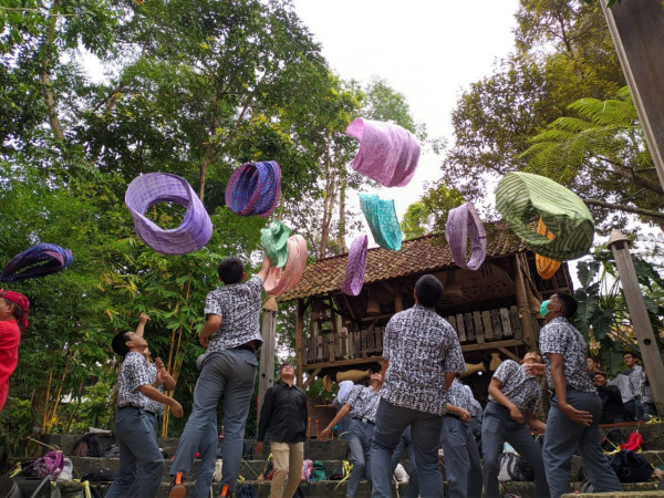 Lebih Dekat dengan Komunitas Hong, Pegiat Permainan Tradisional di Tengah Peradaban Digital