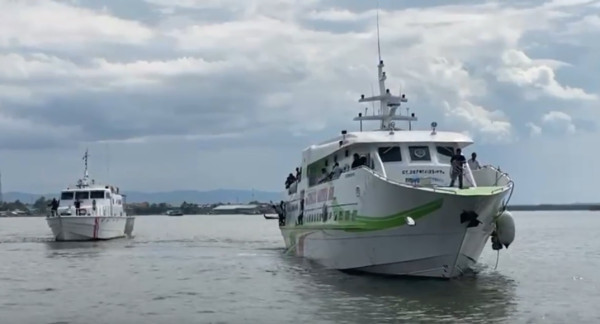 Detik-detik Kapal Express Cantika 168 Tabrak Karang dan Kandas Bikin Penumpang Panik