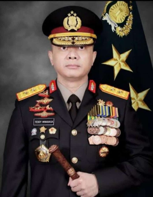 6 Jenderal Polisi Kelahiran Manado Berkarier Moncer, Ada Jenderal Polwan Pertama