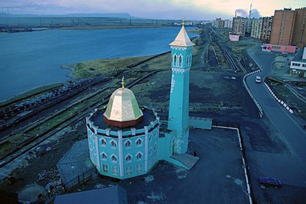 7 Masjid di Rusia dengan Arsitektur Indah, Salah Satunya Punya Al Quran Raksasa