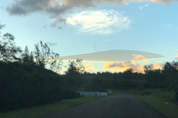 Fenomena Awan Berbentuk Piring Terbang UFO di Langit Hawaii, Ternyata Ini Penyebabnya