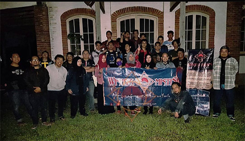 Pengalaman Berkegiatan dengan Komunitas Wisata Mistis, Horor Banget!