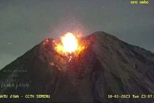 4 Legenda Gunung Berapi di Tanah Jawa, dari Merapi hingga Kelud