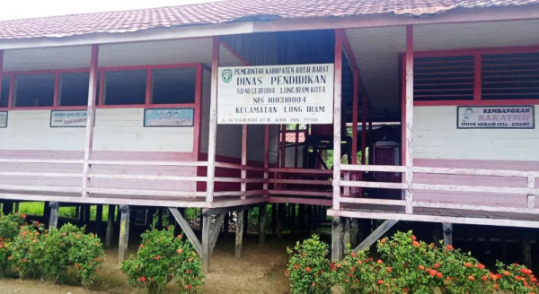 Para Manusia Tegar untuk Dedikasi yang Tak Berujung demi Membangun SDM