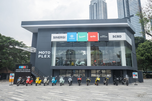 Mewah, Pemilik Vespa Kini Bisa Servis Sambil Nongkrong di Kawasan Elite SCBD