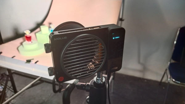 Rekomendasi Lampu Portable untuk Live Streaming YouTube dan TikTok