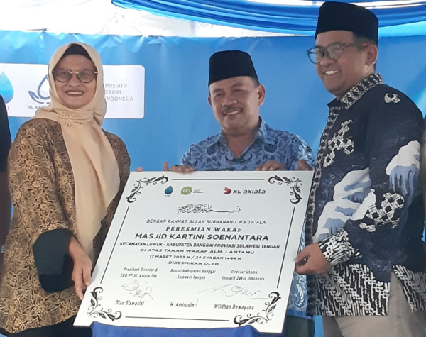 CEO XL Axiata Resmikan Masjid Hasil Patungan Karyawan dan Manajemen di Luwuk