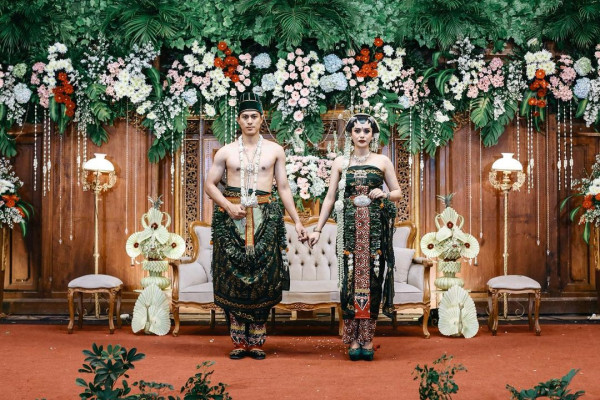 Profil Istri Shesar Hiren Rhustavito All England 2023, Mitha Hardiyanti