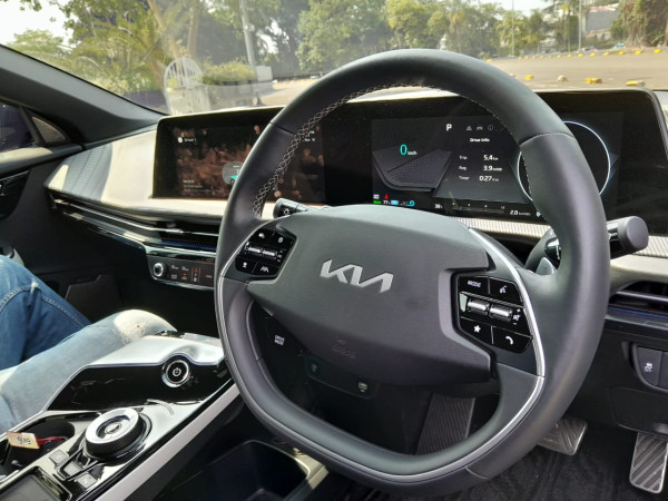 Impresi Pertama Mobil Listrik KIA EV6 Harga Rp1,2 Miliar, Sepadan dan Penuh Kejutan