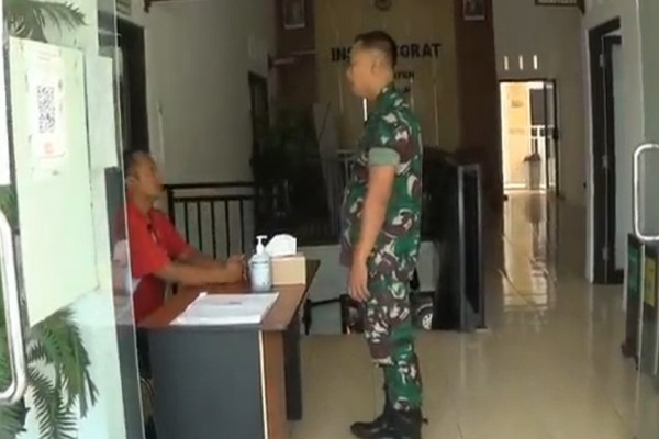 Magetan Gempar! Istri Diduga Selingkuh dengan Kepala Dinas, Anggota TNI AD Ngamuk