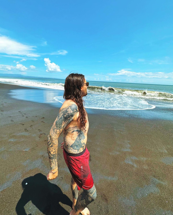 Bulan Madu di Bali, Jay Weinberg Drummer Slipknot Sebut Indonesia Tempat Paling Indah