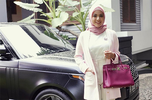 5 Koleksi Tas Artis yang Bernilai Fantastis, Nomor 4 Harganya Setara Rumah Mewah
