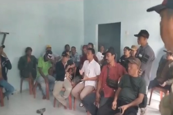 Kades Mesum dengan Wanita Cantik, Warga Desa Murka Tuntut Pengunduran Diri