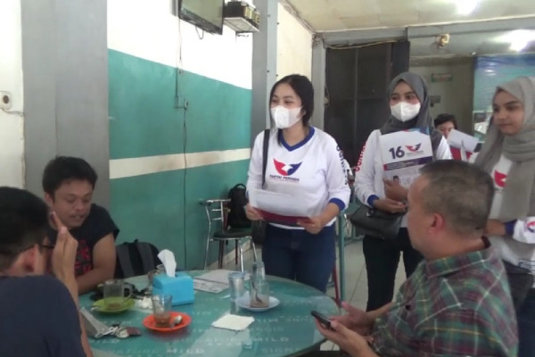 Rebut Simpati Rakyat, Perindo Makassar Gencar Datangi Warung-warung Kopi