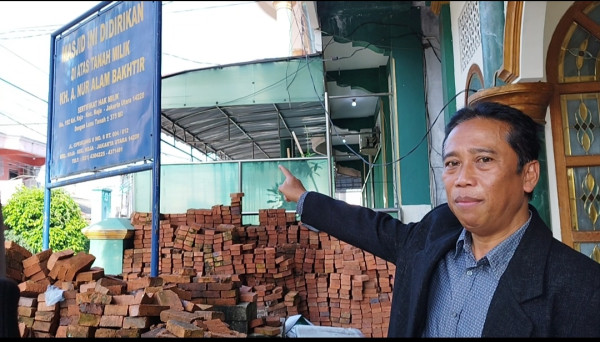 Kiai Nur Alam Buka Suara soal Penutupan Akses Jalan Masjid Wakaf di Koja: Itu Fitnah Keji