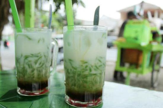 7 Jenis Es Tradisional Khas Indonesia yang Kerap Dijadikan Menu Takjil, Nomor 6 Renyah saat Digigit