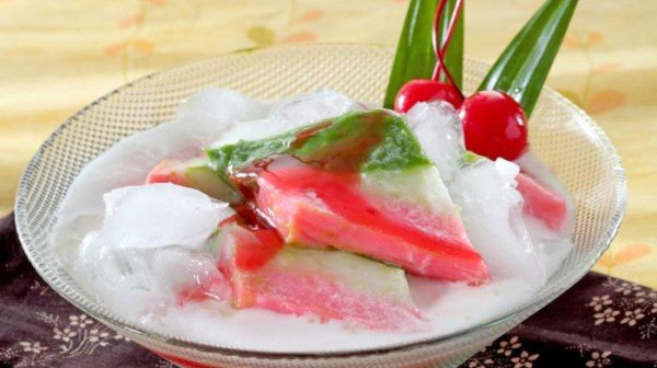 7 Jenis Es Tradisional Khas Indonesia yang Kerap Dijadikan Menu Takjil, Nomor 6 Renyah saat Digigit