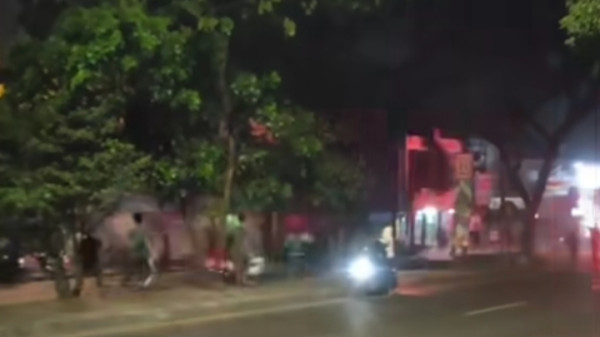 Waspada! Perang Sarung di Bogor Remaja Bawa Celurit, Parang, hingga Stick Golf