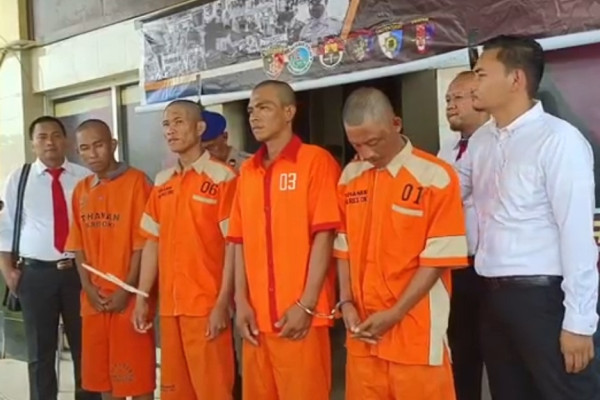Polisi Tangkap 4 Pembajak Kapal Pengangkut Kelapa Sawit di OKI, Sita 3 Senpi