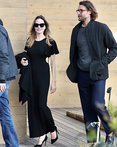 Angelina Jolie Keciduk Makan Siang 3 Jam Bareng Miliarder David Mayer de Rothschild, Kencan?