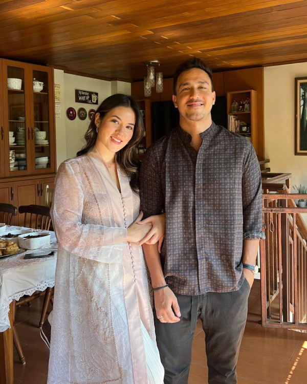 5 Inspirasi Tampil Stylish saat Bukber ala Raisa Andriana