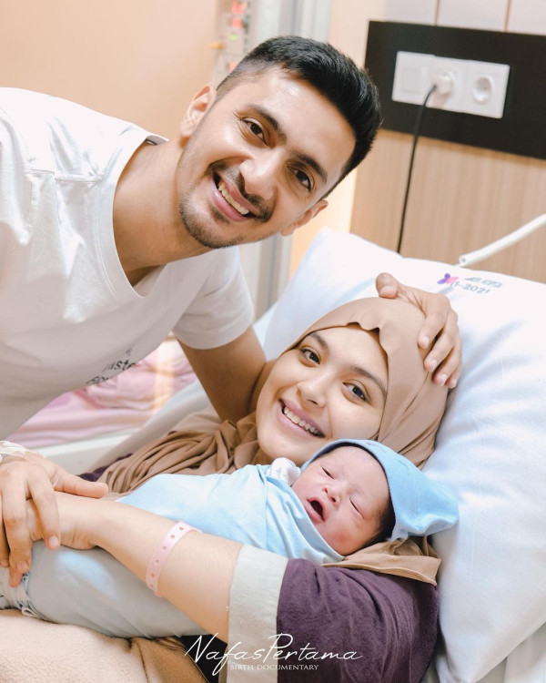 5 Pasangan Artis yang Jalani Ramadan 2023 sebagai Ibu Bapak