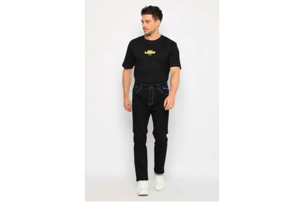 Cari Celana Slim Fit Pria yang Trendi buat Bukber? Intip Koleksi dari Nuber Berikut Ini!