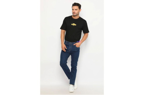Cari Celana Slim Fit Pria yang Trendi buat Bukber? Intip Koleksi dari Nuber Berikut Ini!