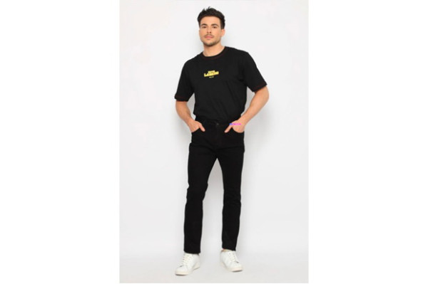 Cari Celana Slim Fit Pria yang Trendi buat Bukber? Intip Koleksi dari Nuber Berikut Ini!