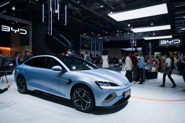 Laris Jualan Mobil Listrik, Perusahaan Mobil China Ini Mulai Kalahkan Tesla
