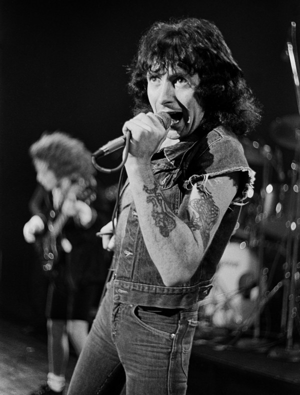 7 Artis Hollywood yang Meninggal karena Kecanduan Alkohol, Amy Winehouse hingga Jimi Hendrix