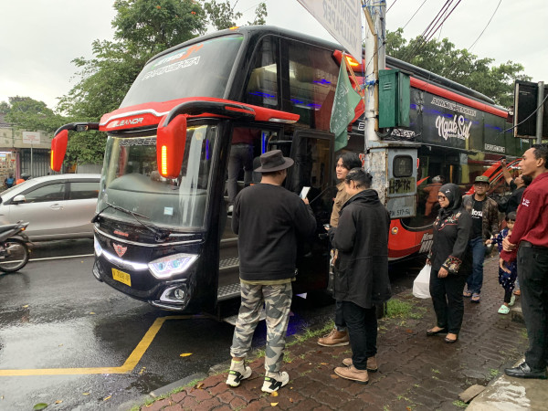 Seru, Ngabuburit ala Sultan dengan Bus Juragan99