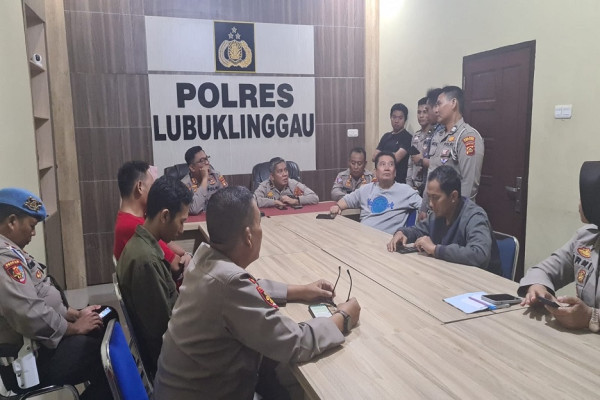 Viral! Anak Kena Tilang, Emak-emak di Lubuklinggau Marahi Polantas