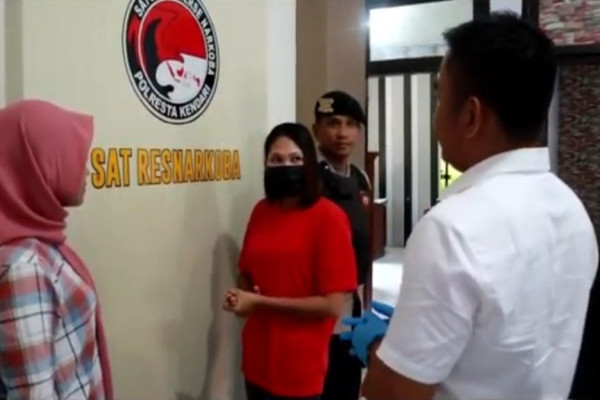 Janda Muda Cantik Nekat Jualan Sabu saat Ramadan Berujung Nginap di Tahanan