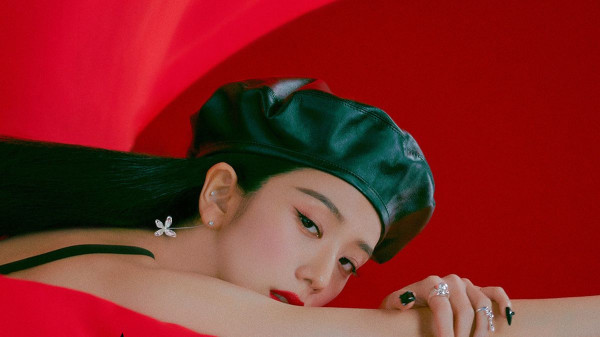 Arti Lagu 'Flower' dari Jisoo BLACKPINK, di MV Ganti Baju Lebih dari 10 Kali